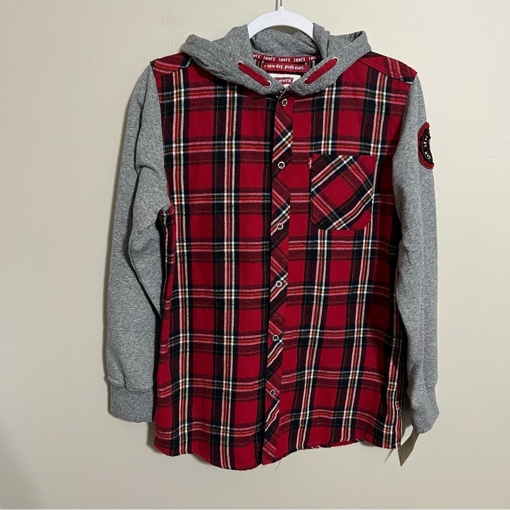 NWT Levi’s Big Boys Red Plaid and Gray Flannel Hooded Shacket size large